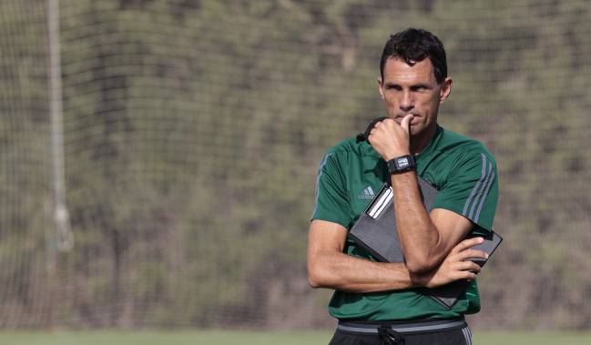 Suporter Betis Gulingkan Poyet