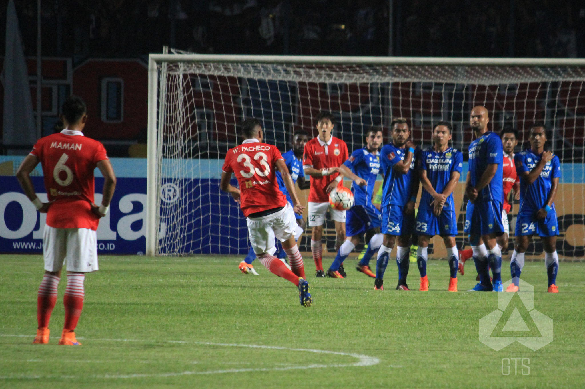 Preview Persija Jakarta vs Persib Bandung: Ayo Bangkit Macan Kemayoran!