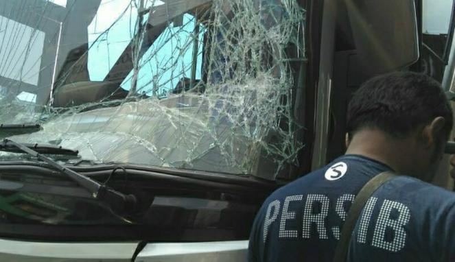 Bus Rombongan Persib Kecelakaan