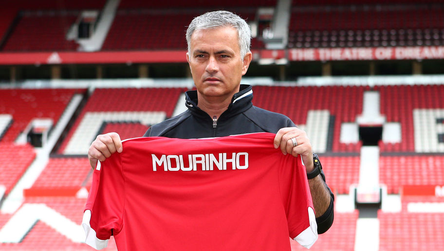 Di United, Mou Masih Butuh Waktu