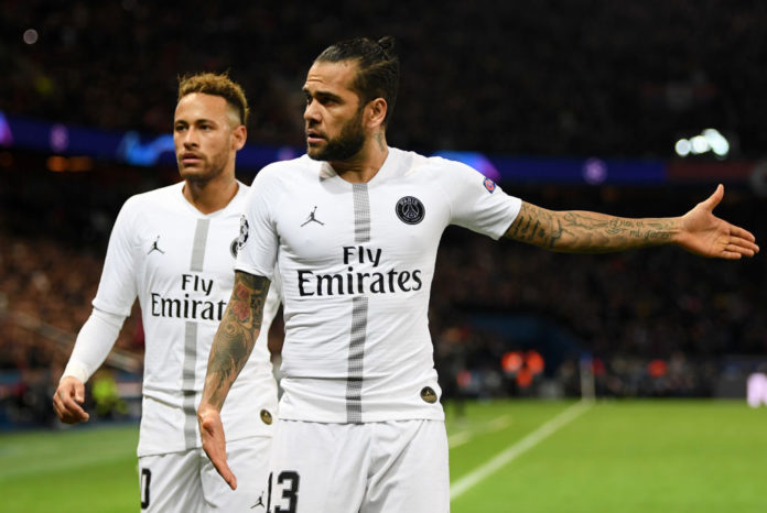 Alves Tinggalkan PSG