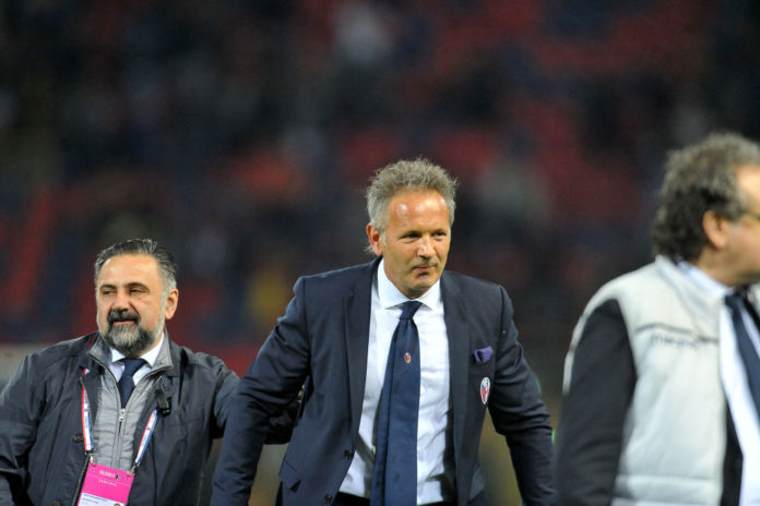 Sakit, Mihajlovic Tetap Melatih