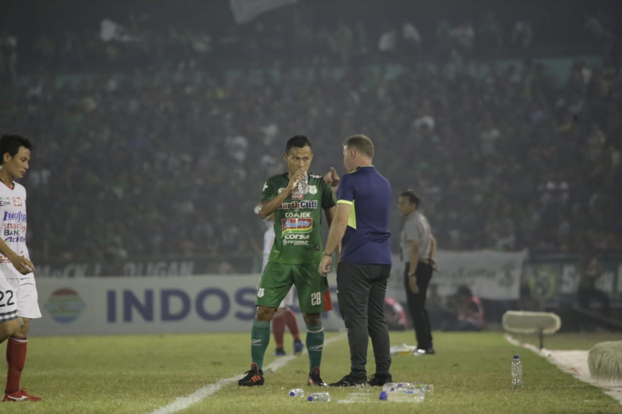 Puja-puji kepada Pemainnya Meski Kalah, Peter Butler: Kadang Hidup Ini Belum Adil