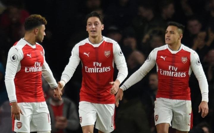 Ozil Absen di Tiga Besar