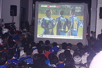 Nobar, Solusi Jitu Bagi Suporter Persib