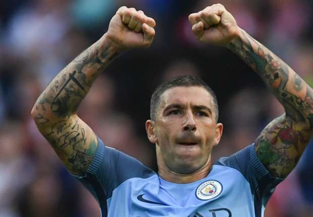 City Siapkan Kontrak Baru untuk Kolarov