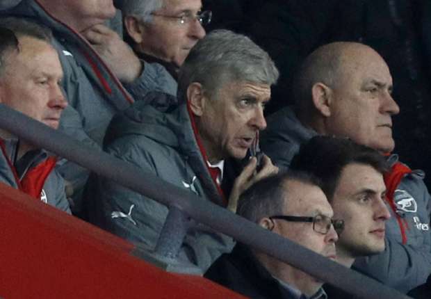 Duduk di Tribun, Wenger Nikmati Pertandingan