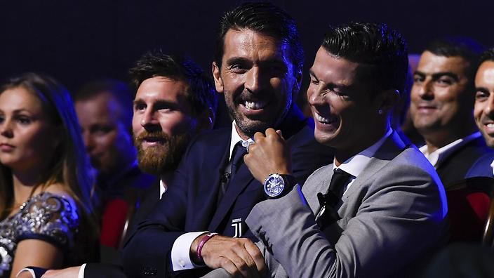 Ronaldo Singkirkan Buffon dan Messi