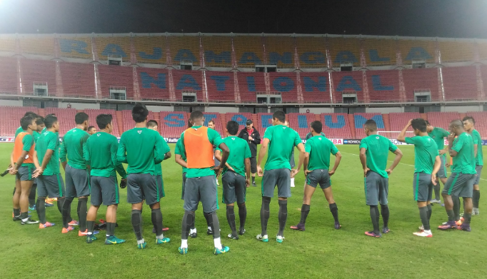 Timnas Jajal Rajamangala Stadium di Malam Hari